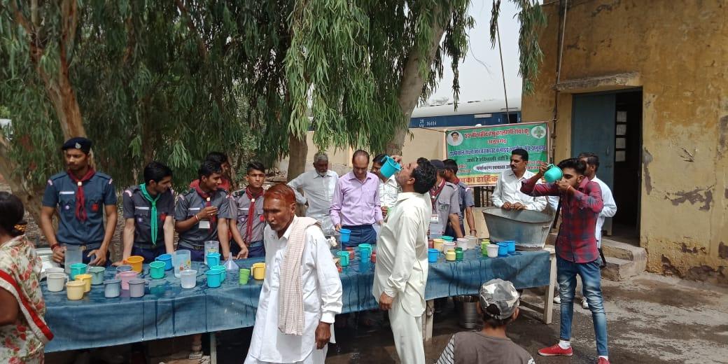 रोवर्स ने जल सेवा का कार्य किया