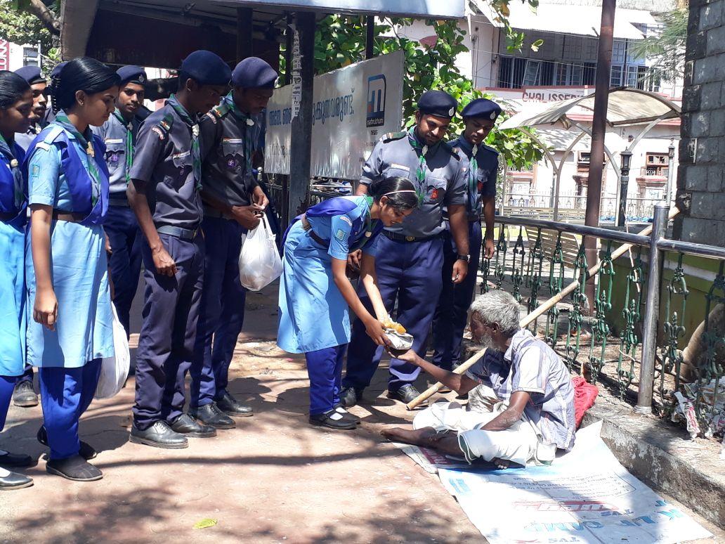 food packet distribution
