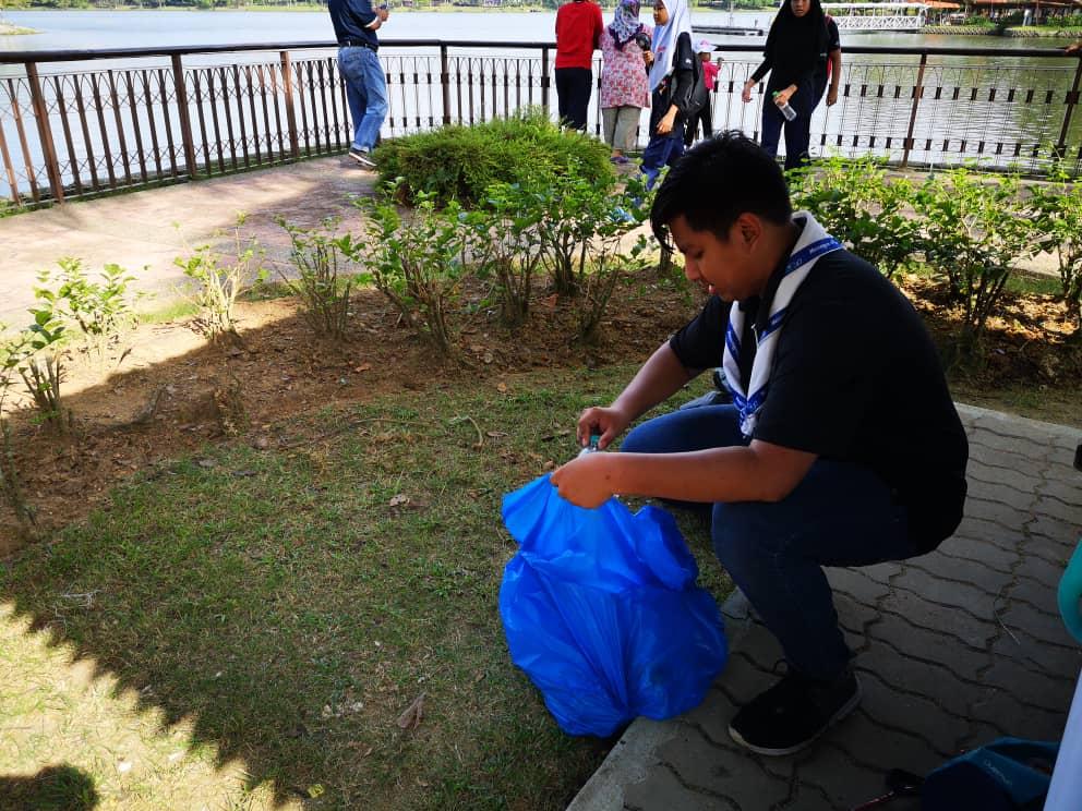 SW Voluntary Service: WalkSide by Rovs Project - Save The Bottle Caps conquering CBN Bubble Run! 
