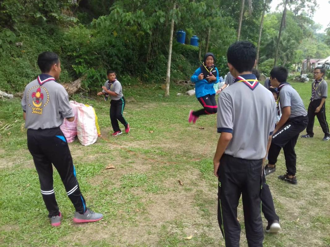 Perkhemahan di Bawah Bayu