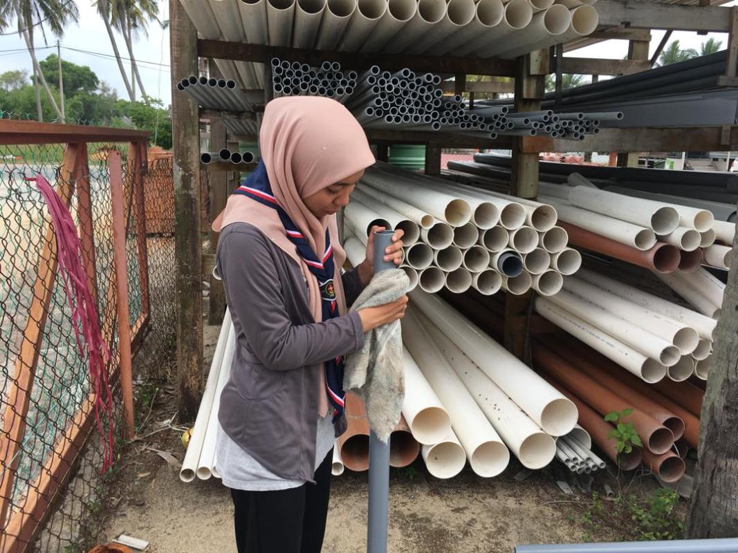Membeli dan memotong paip