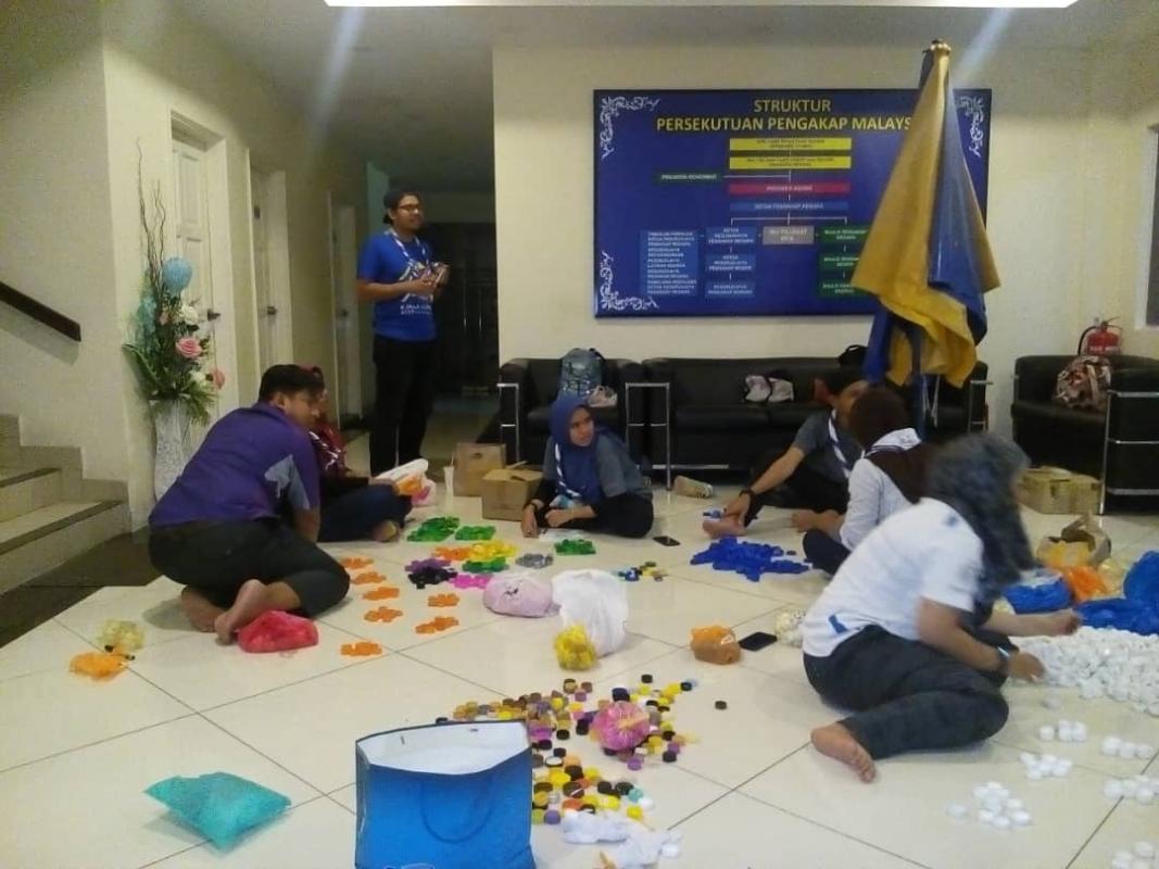 SW Voluntary Service: WalkSide by Rovs Project Update- Calculating & Sorting the colors of the bottle caps for the last time! 