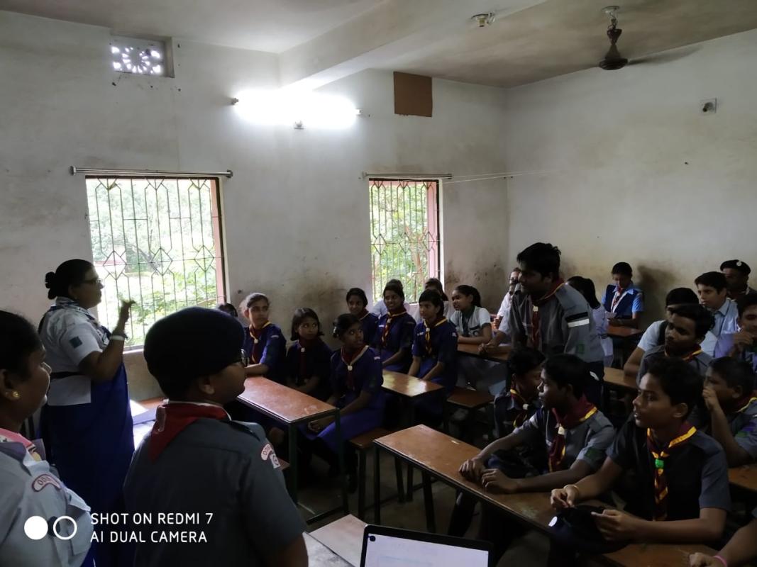 almost 30 students were there in a class. we first introduced why we were there what is peace.its importance. everything was discribe by us.