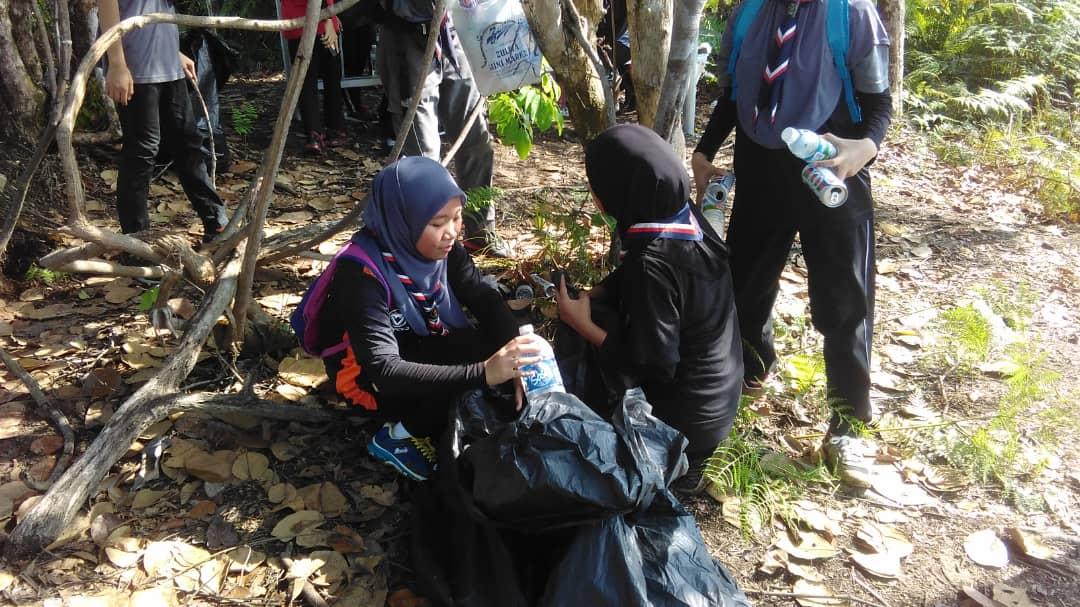   Vigil and Beach Cleaning for Climate and Peace