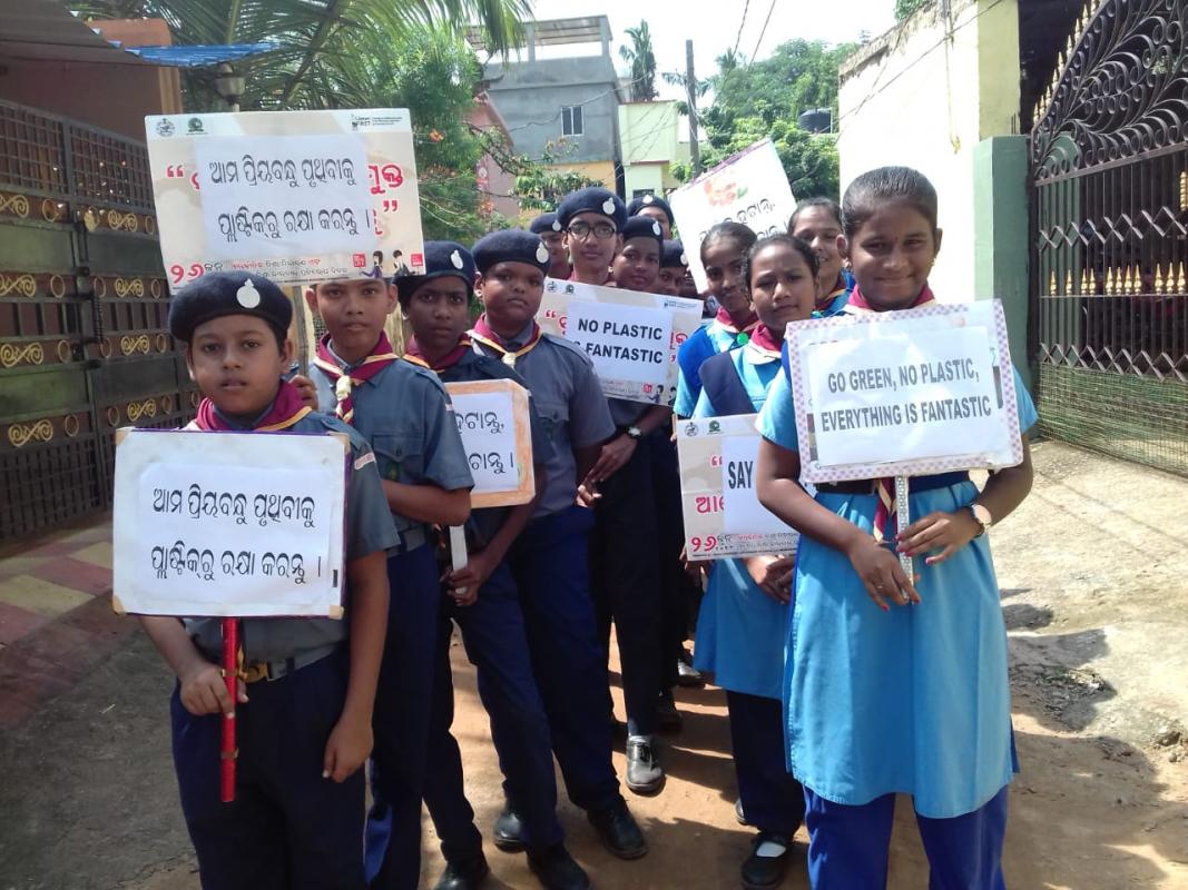  PLASTICS FREE  FOR BETTER WORLD