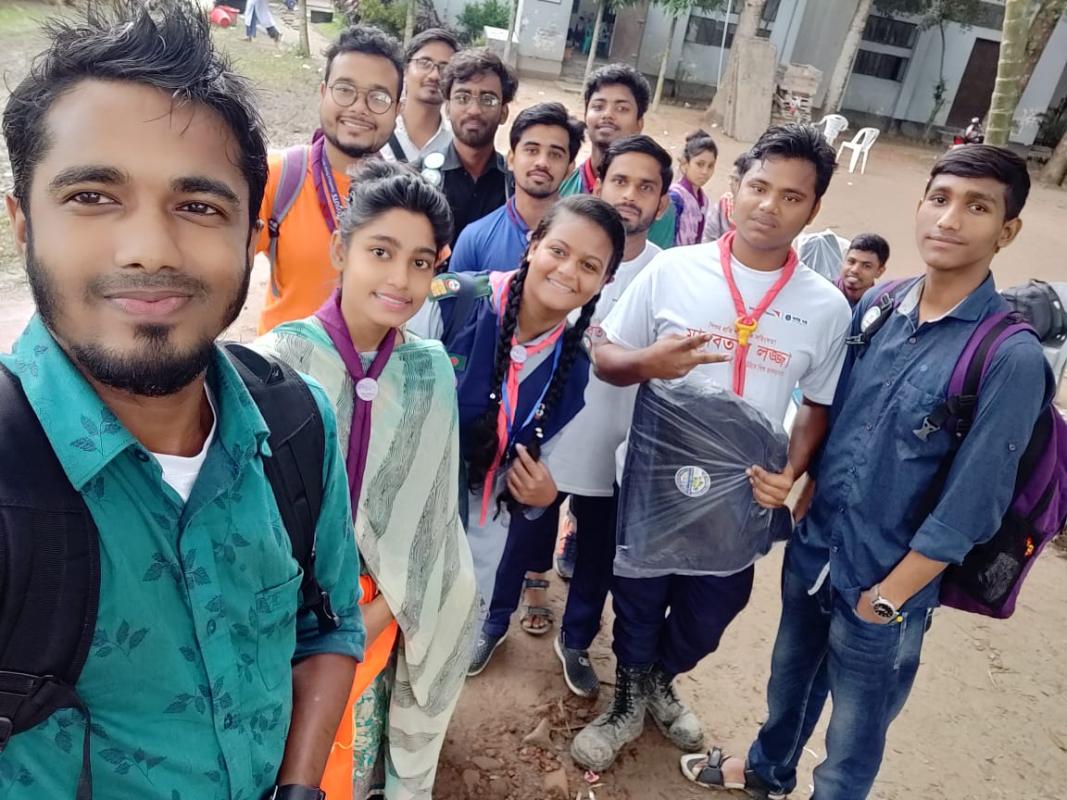 গ্রুপ ক্যাম্প