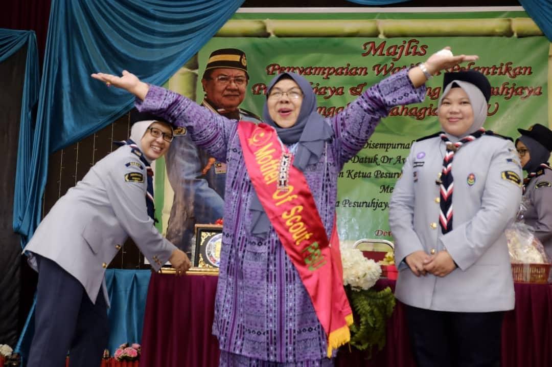majlis terima watika lantikan pesuruhjaya-persuruhjaya bahagian pantai barat utara sabah... 