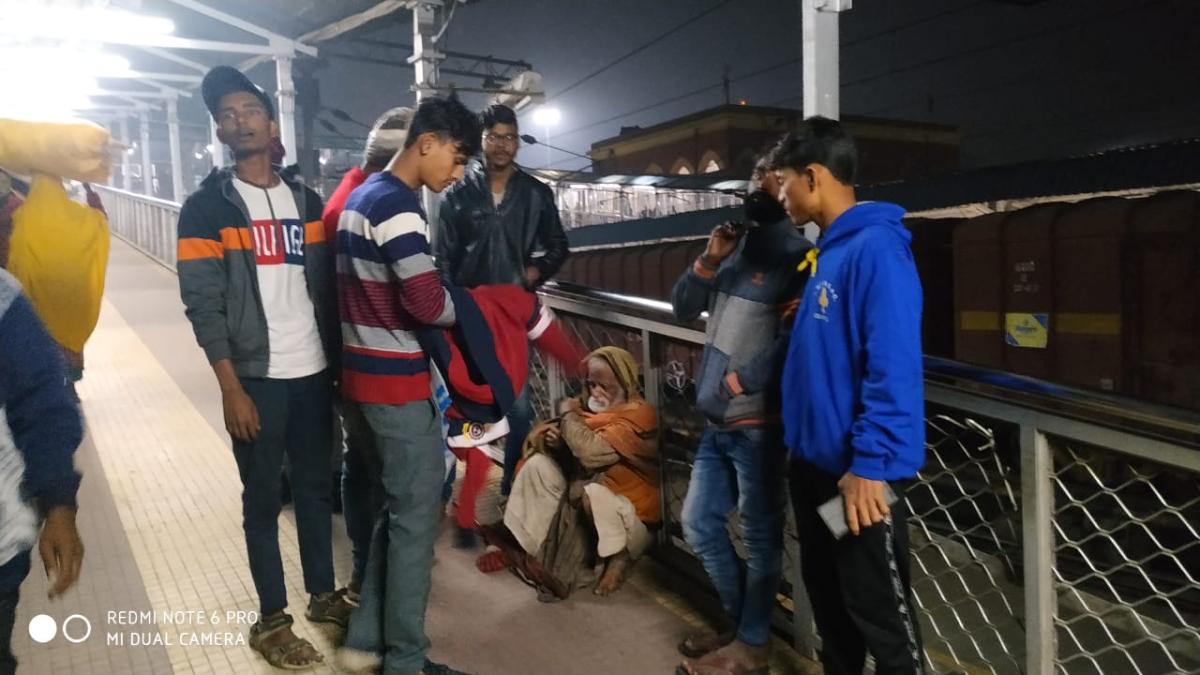 Cloth distribution very cold weather 