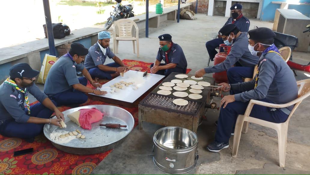 जरूरतमंद के लीऐ स्काउट रसोई का शुभारभं 