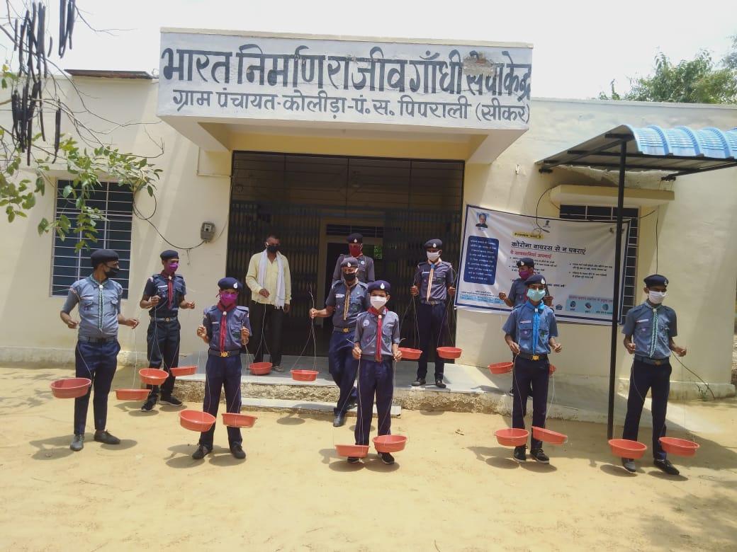   पक्षियों के लिए पानी की व्यवस्था