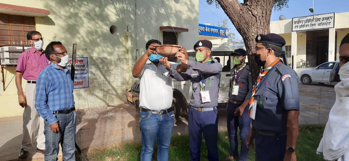 मूक पक्षियों के लिए एक छोटा सा प्रयास