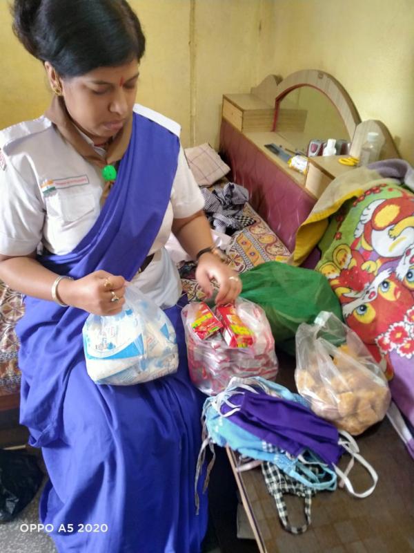 food  and mask distribution by unit leader suman charan