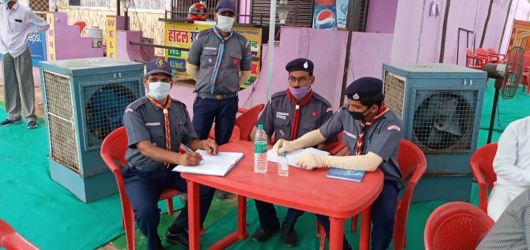 During pandemic Covid-19 service with medical staff at sikar-jhunjhunu highway check post.