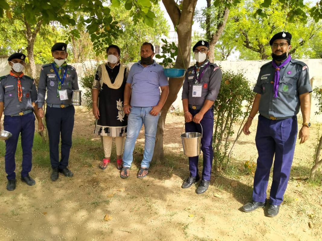 परिंडा अभियान के तहत लगाए परिण्डे