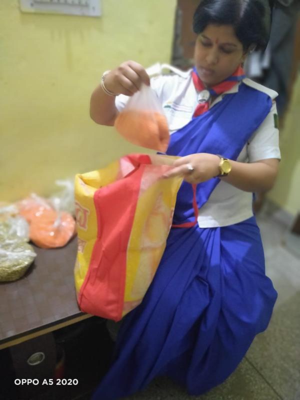 food packet distribution