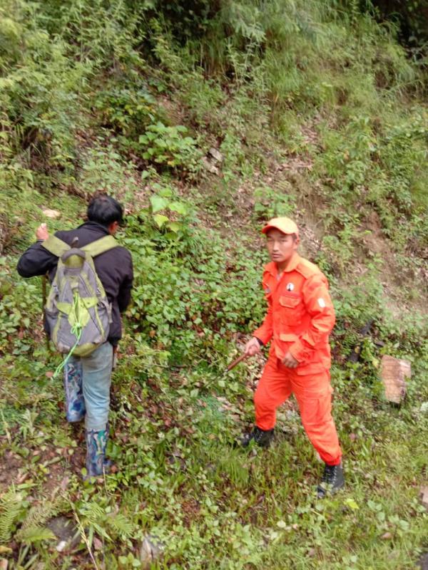 Road Cleaning at Jaray-Autsho Way.