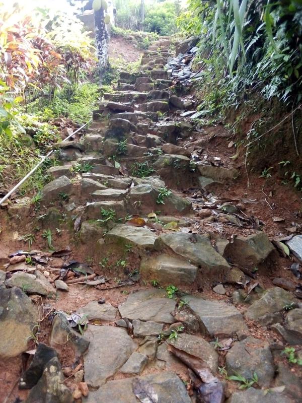 Road construct to Korawakka oya, Nawalapitiya