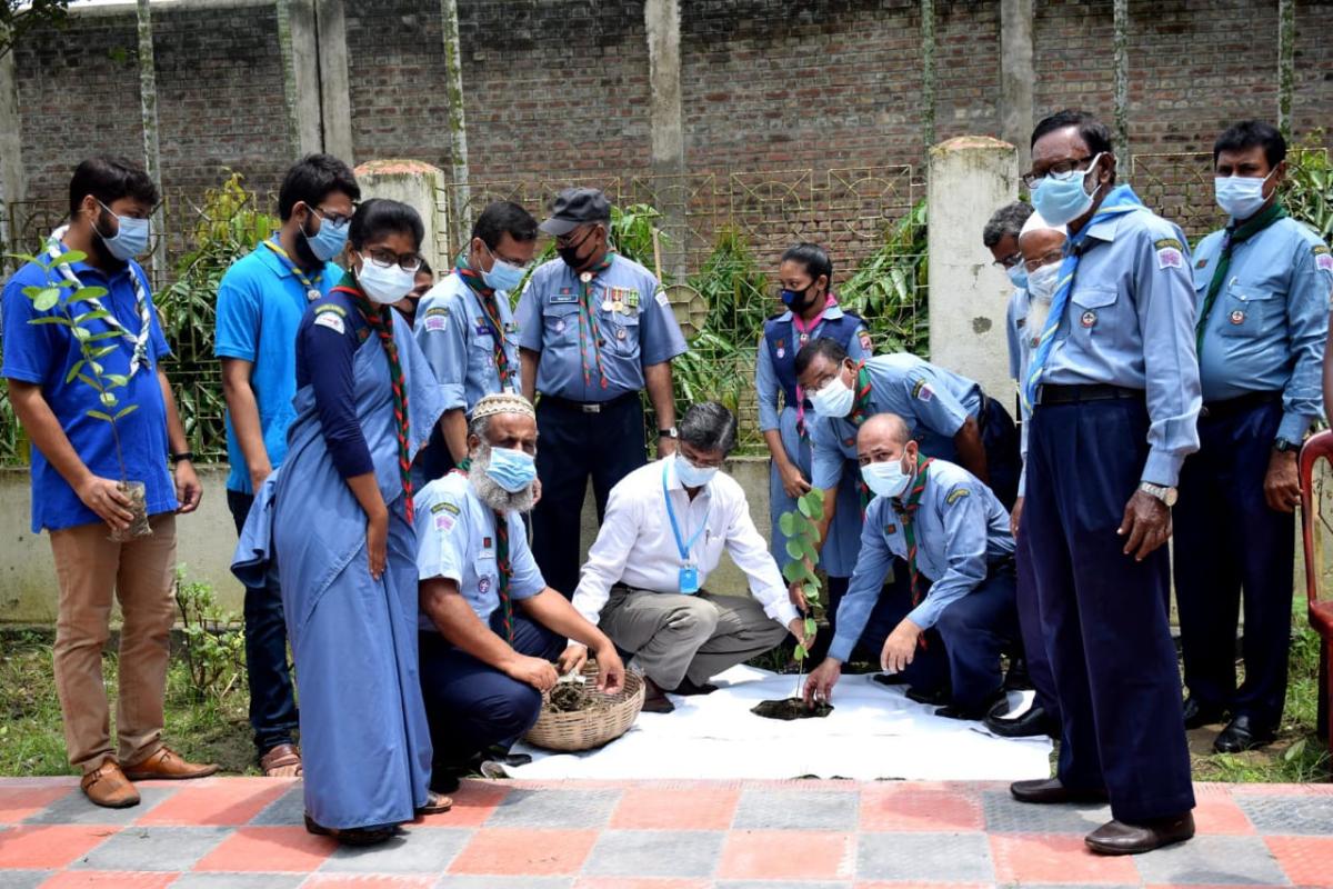 বাংলাদেশ স্কাউটস খুলনা অঞ্চলের আয়োজনে ও বাংলাদেশ স্কাউটস সমাজ উন্নয়ন বিভাগের সহযোগিতায় বৃক্ষরোপণ ও স্কাউটদের মাঝে গাছের চারা বিরতন কর্মসূচি পালন করা হয়। 