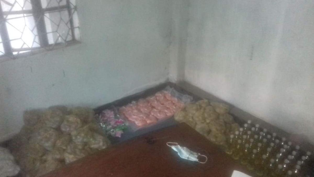 সপ্তনীল মুক্ত মহাদলের উপহার সামগ্রী প্যাকেটিং কার্যক্রম 