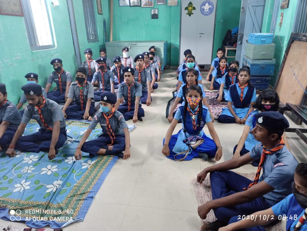 2 अक्टूबर 2020 को महात्मा गांधी जी  जयंती एवं लाल बहादुर शास्त्री जी जयंती के अवसर पर Dr. Kamal Kaushik ji (जिला मुख्य आयुक्त मथुरा)  के नेतृत्व में गरीब असहाय लोगों की मदद की 