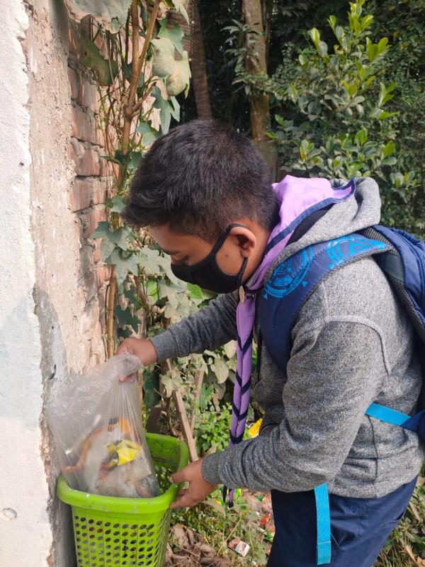 সঠিক স্থানে প্লাস্টিক বর্জ্য অপসারণ