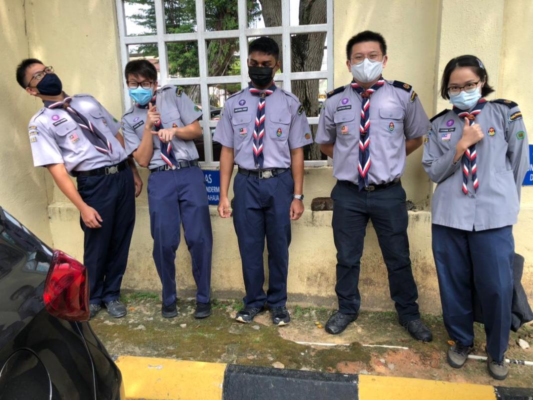 Rover B Petaling donates blood