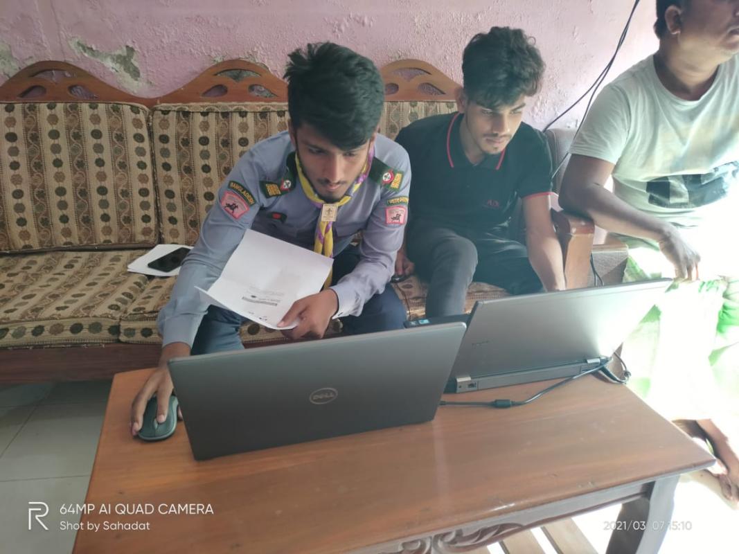 বয়স্ক ও বৃদ্ধদের মাজে করোনা টিকার অনলাইন নিবন্ধন কার্যক্রম