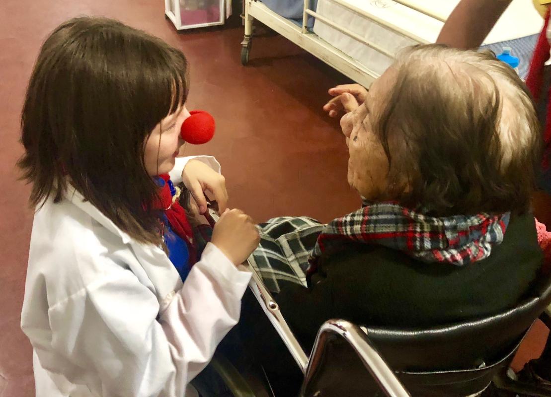 OPERACIÓN PATCH ADAMS: ASILO DE ANCIANOS