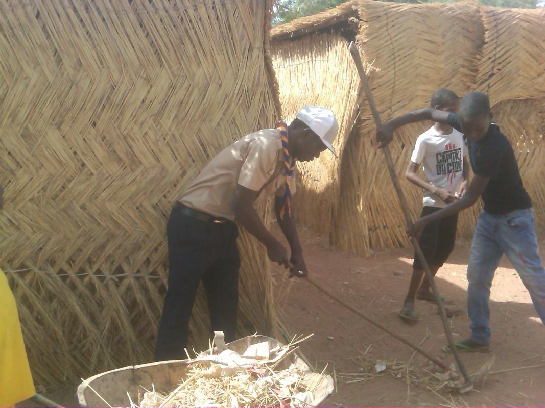 activités de bonne Action des jeunes scouts du groupe BAWAJANGORZO du Niger