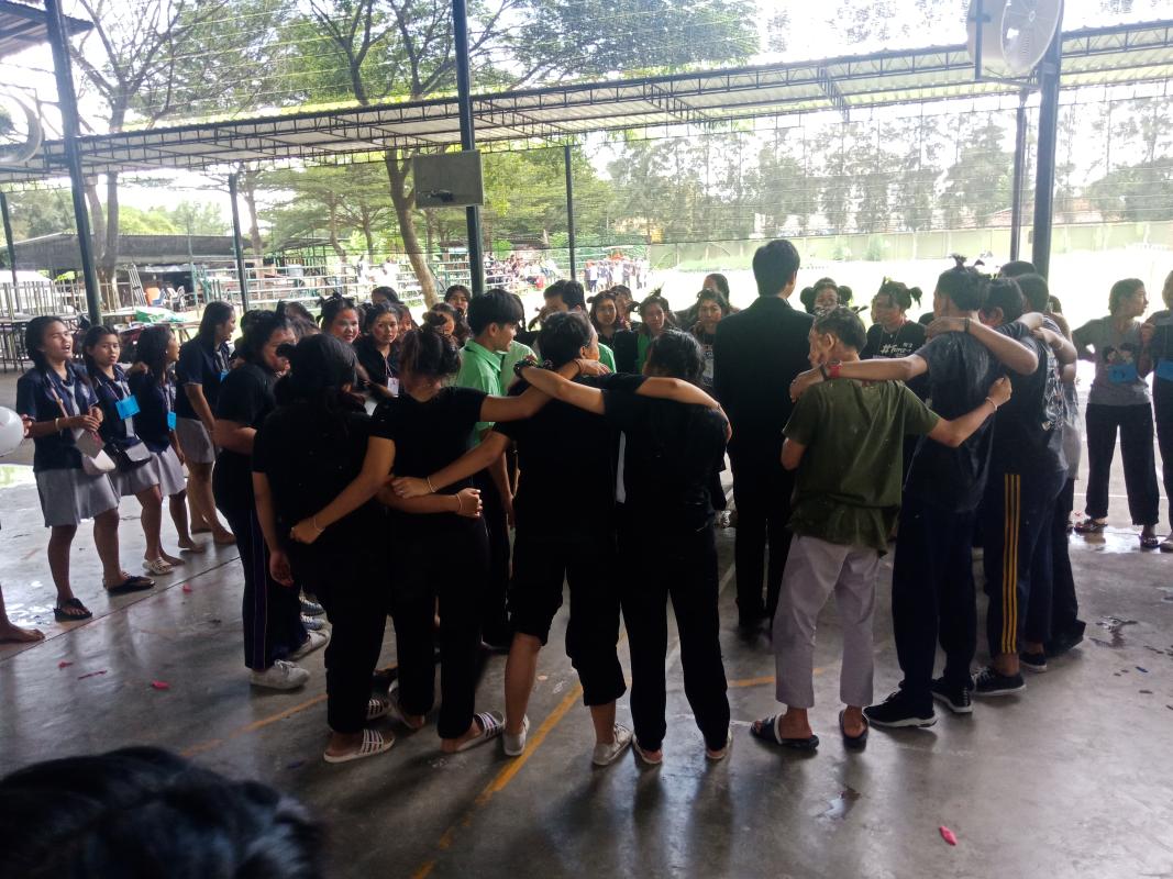 เข้าร่วมกิจกรรมสานสัมพันธ์รุ่นพี่รุ่นน้อง