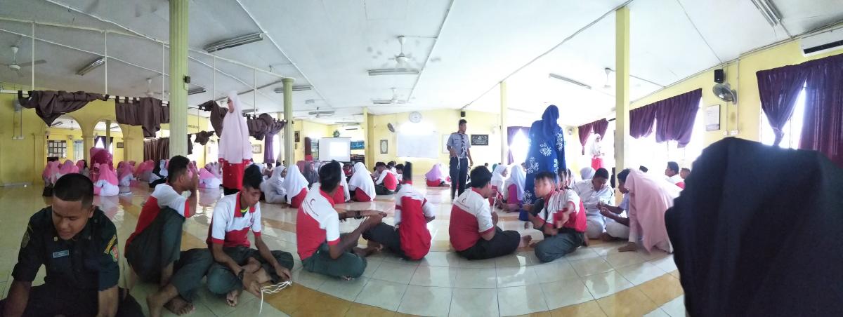 mengajar ikatan dan simpulan untuk lencana kem kraf bulan sabit merah