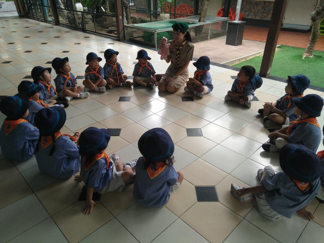 กิจกรรมเกมการศึกษา การละเล่นไทย "มอญซ้อนผ้า"