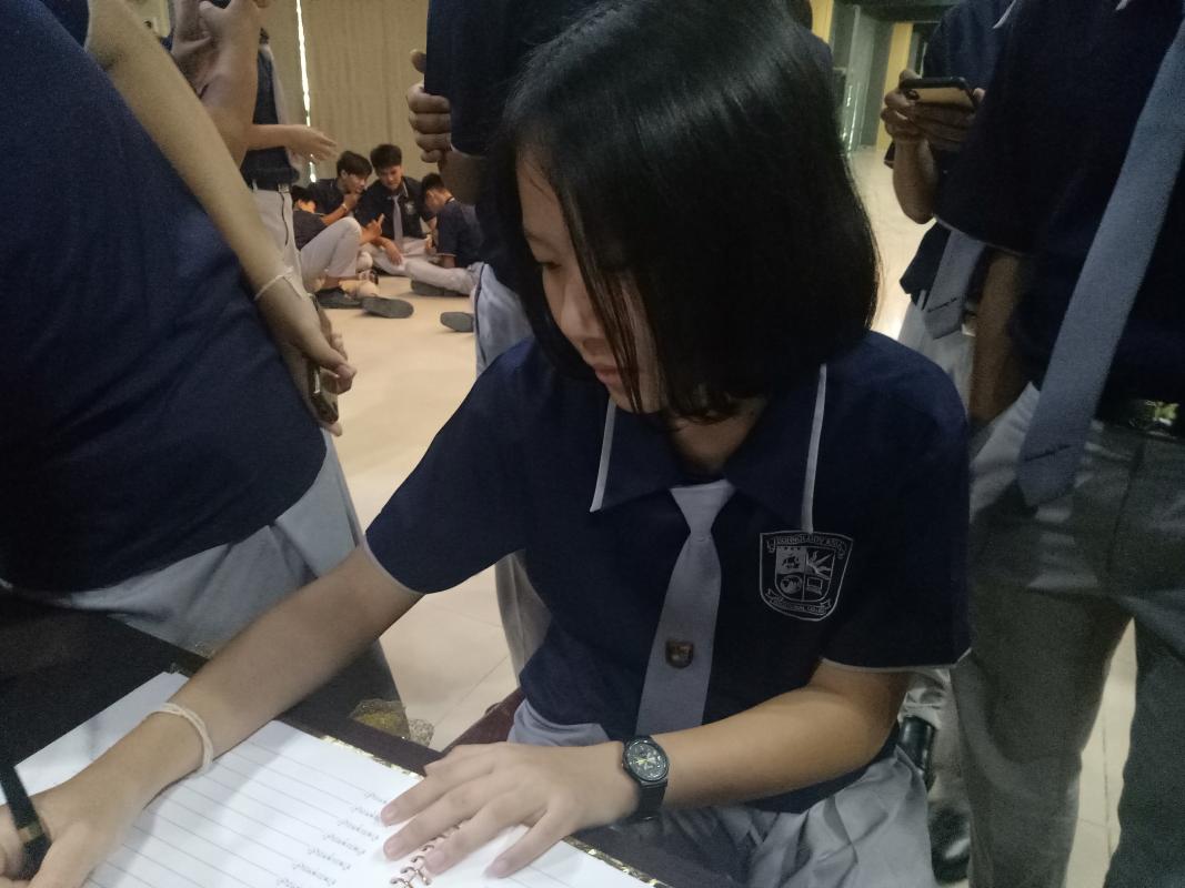 ลงนามถวายพระพรร.10