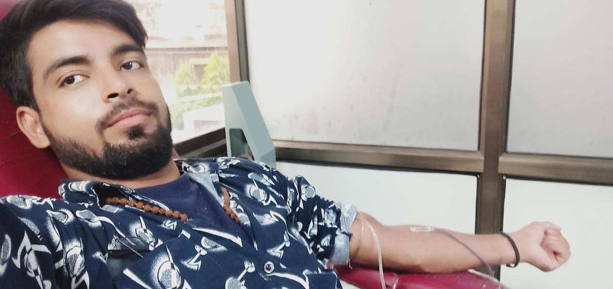 रक्त डान कर किया जरूरत मंद की सेवा