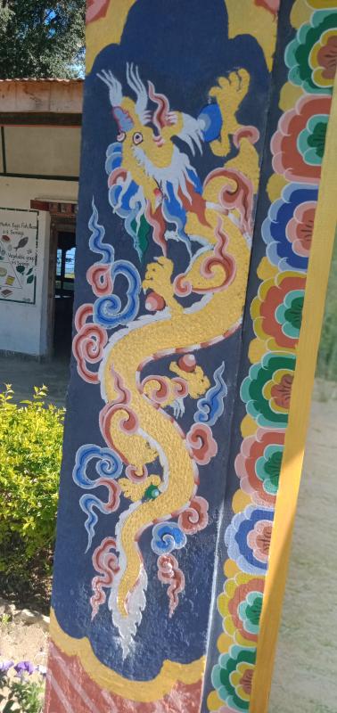 Painting of Majestys portrait stand and inauguration.