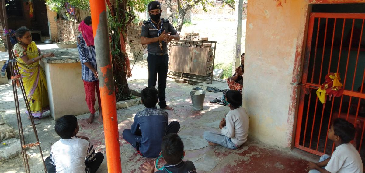 COVID-19 करोना जैसे संक्रमण से बचाव हेतु अपने हाथों को 20 सेकंड तक अच्छे से धोने के लिए ग्राम वासियों को जागरूक किया