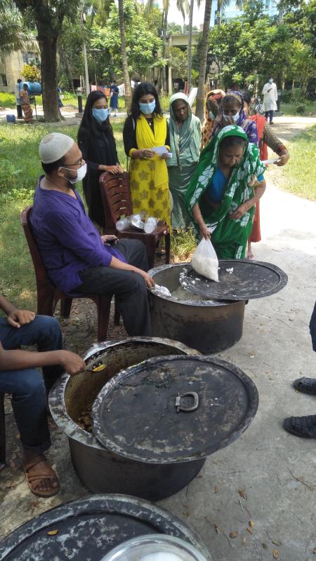 খাদ্য বিতরণ 