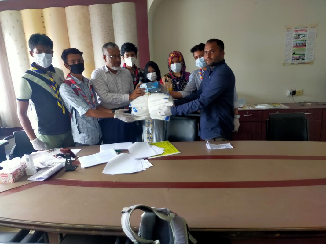 পিপিই ও মাস্ক বিতরন 