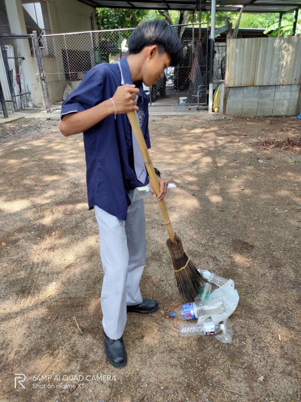 จิตอาสา กวาดขยะ