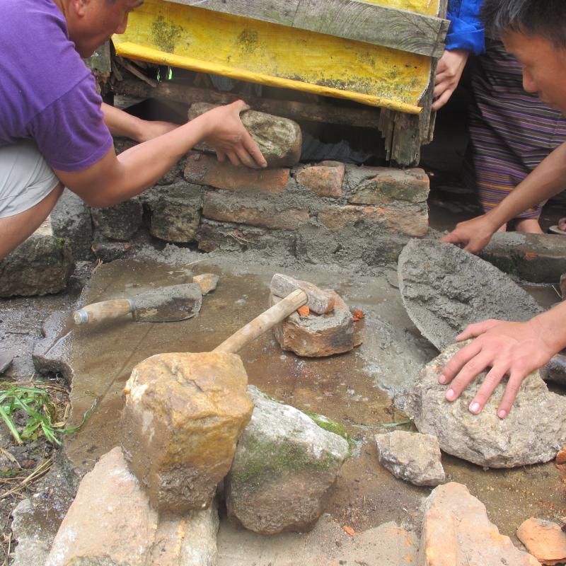 Helping Aum Dongphu