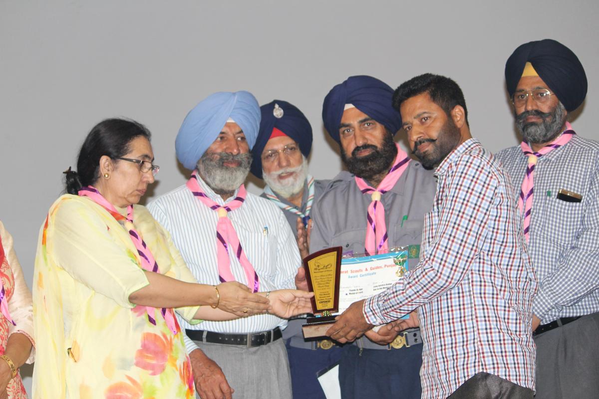 Me honour with State Award 2015 