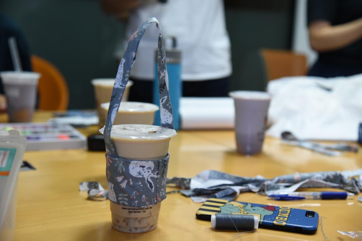 Making Recyclable Boba Cups Holder
