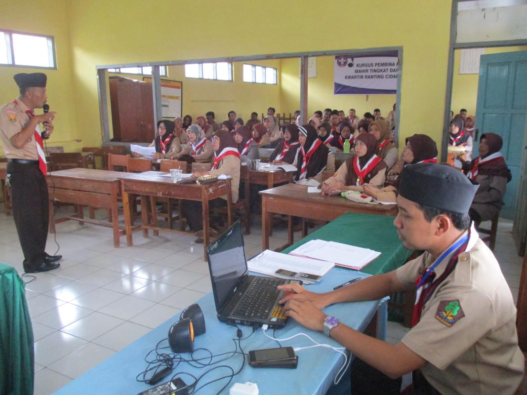 Promoting Messengers of Peace activity to the participants of basic training course for scout leader 2015 in Cidahu Sub District Headquarter, west java-Indonesia. ‪#‎worldscouting‬ ‪#‎messengersofpeace‬