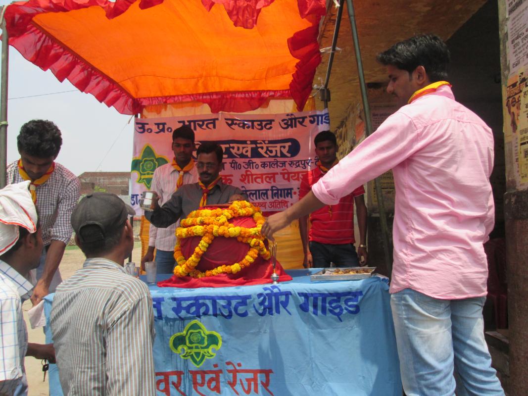 निःशुल्क शुध्द पेय जल कार्यकर्म स्थान रुद्रपुर बसस्टेंड