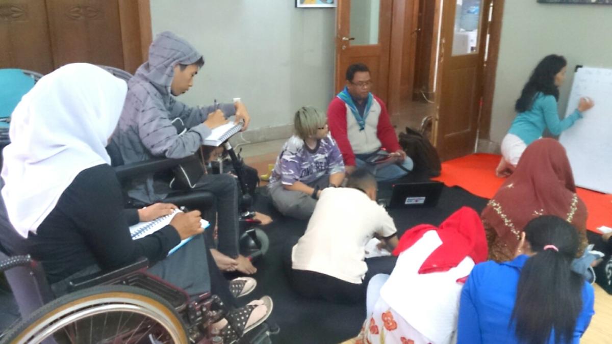 Facilitating Inclusive Group to Learn Poetic English through Song's Lyrics