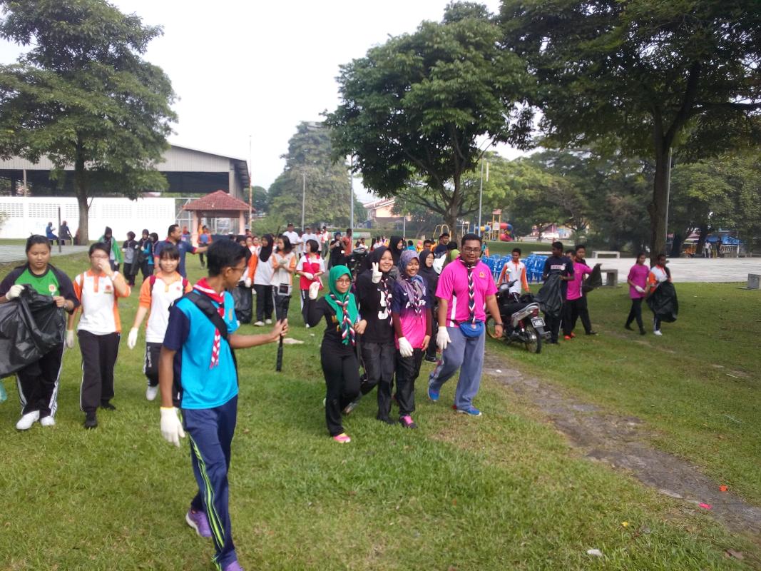 Program gotong royong bersama komuniti KRT Danau Tmn Desa Jaya, Johor Bahru