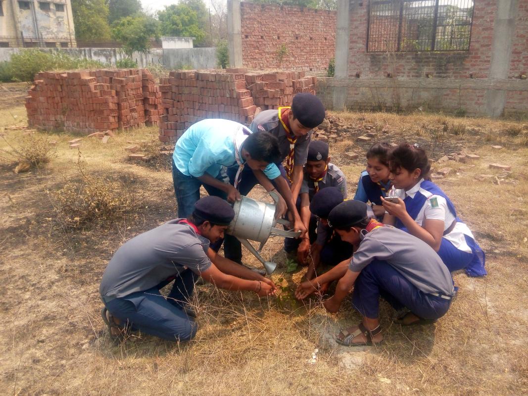 विश्व पृथ्वी दिवस के अवसर पर हुआ वृक्षारोपण।