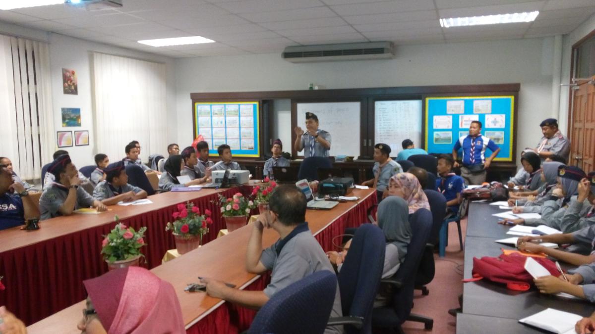 Taklimat Messengers of Peace oleh Dr Amir Hamzah kepada pemimpin dan ahli pengakap PPM Pahang di SMK Gali (14.5.2016)
