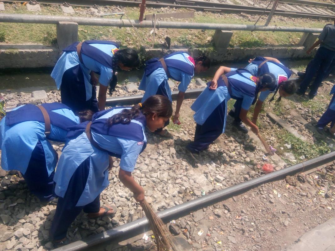 रेलवे जंक्शन- फ़ैज़ाबाद पर इण्डियन स्काउट/गाइड ग्रुप (स्वतंत्र) ने स्वच्छ भारत अभियान को गति प्रदान की।