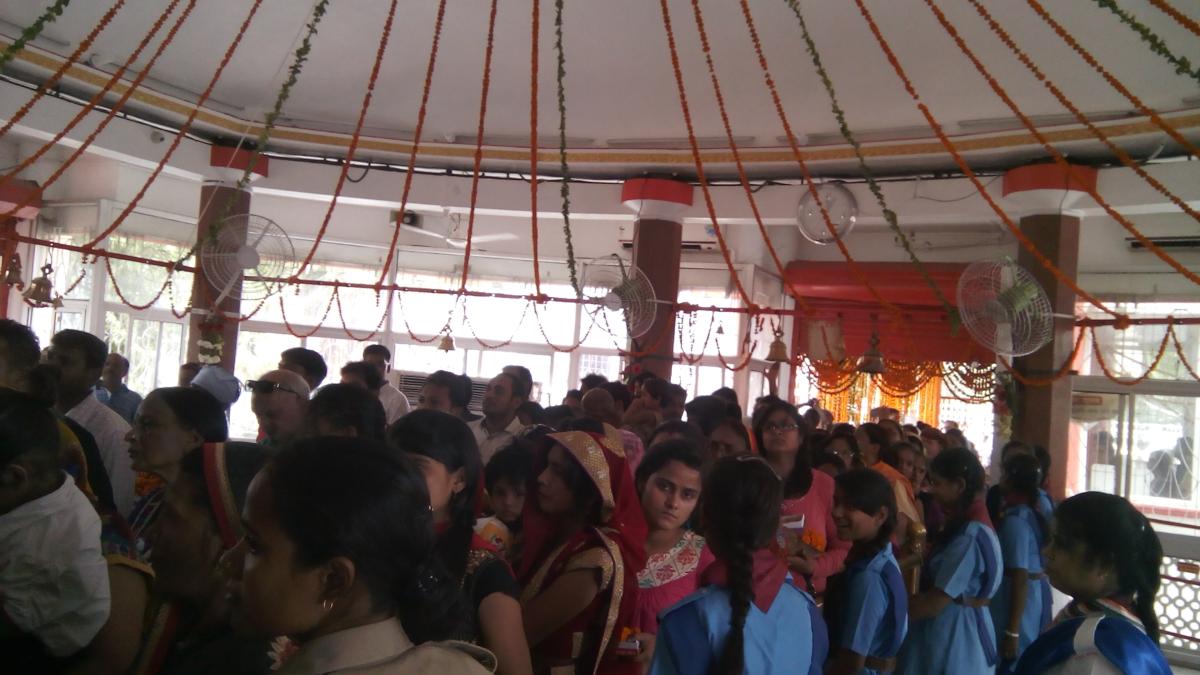 तीसरे बड़े मंगल पर स्काउट गाइड की सर्विस